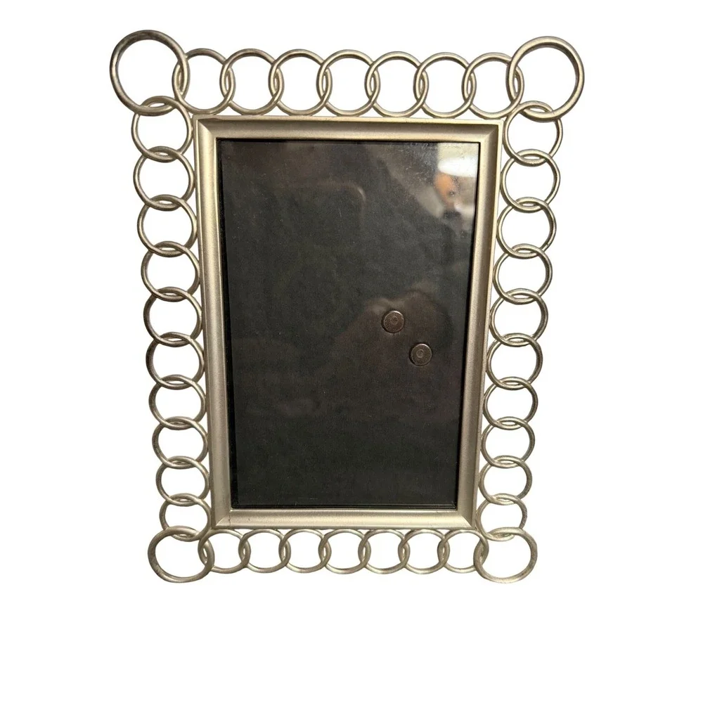 Modern Silver Ring‎ Link Frame 4x6 Metal Circle Border Contemporary Tabletop